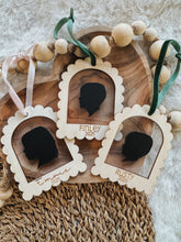 Load image into Gallery viewer, Portait Silhouette Ornament