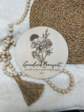 Load image into Gallery viewer, Personalized Moms/Grandmas Bouquet Mini