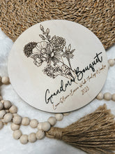 Load image into Gallery viewer, Personalized Moms/Grandmas Bouquet Mini