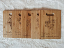 Load image into Gallery viewer, [Bamboo Cutting Board] Moms/Grandmas Bouquet
